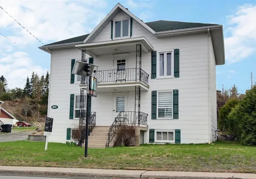 Duplex à vendre - 1917 Rue Principale, Pohénégamook, G0L1J0