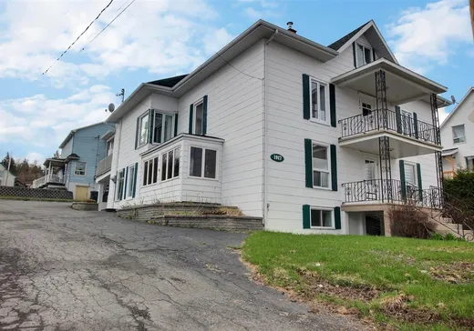 Duplex à vendre - 1917 Rue Principale, Pohénégamook, G0L 1J0