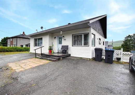 Duplex à vendre - 1936A-B Rue St-Laurent, Pohénégamook, G0L1J0