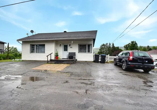 Duplex à vendre - 1936A-B Rue St-Laurent, Pohénégamook, G0L 1J0