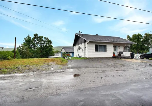 Duplex à vendre - 1936A-B Rue St-Laurent, Pohénégamook, G0L 1J0