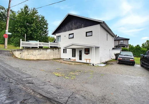 Duplex à vendre - 1936A-B Rue St-Laurent, Pohénégamook, G0L 1J0
