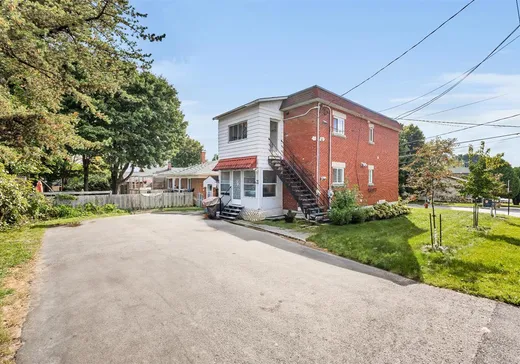 Duplex à vendre - 338-340 Rue Lebeau, Saint-Jérôme, J7Y 2M3