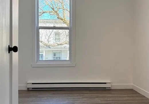 4-Plex à vendre - 331-335 Rue Laurier, Sherbrooke, J1H 4Z6