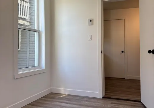 4-Plex à vendre - 331-335 Rue Laurier, Sherbrooke, J1H 4Z6