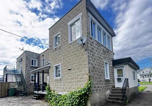 Triplex à vendre - 335-339 Rue Principale, Grenville, J0V 1J0