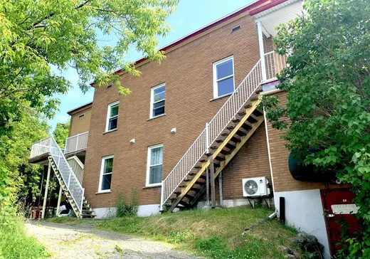 5-Plex for Sale - 201-205 Rue King E., Sherbrooke, J1G 1A7