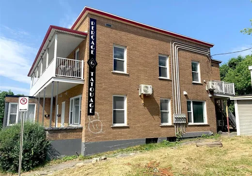 5-Plex for Sale - 201-205 Rue King E., Sherbrooke, J1G 1A7