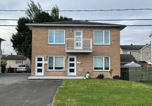 Duplex à vendre - 60-60A Boul. St-Luc, Saint-Jean-sur-Richelieu, J3A1G1