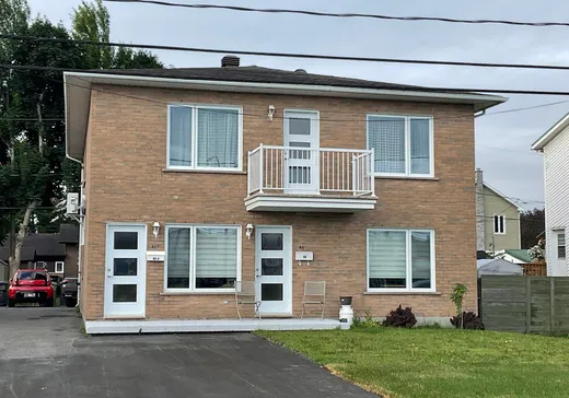 Duplex à vendre - 60-60A Boul. St-Luc, Saint-Jean-sur-Richelieu, J3A 1G1