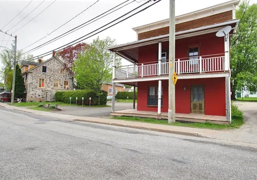 Triplex for Sale - 9-9B Rue St-Joseph, Warwick, J0A 1M0