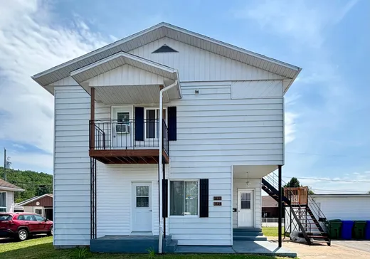 Duplex à vendre - 1127-1129 Rue des Frênes, La Tuque, G9X4L6