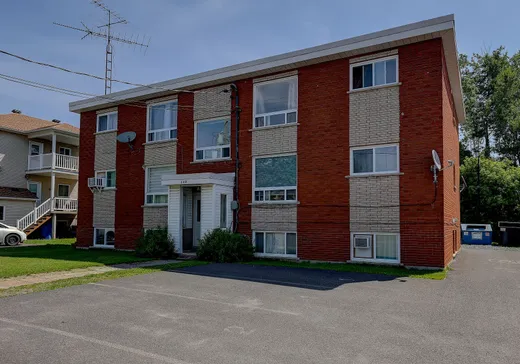 5-Plex for Sale - 146 Rue Hanson, Cowansville, J2K 3E9