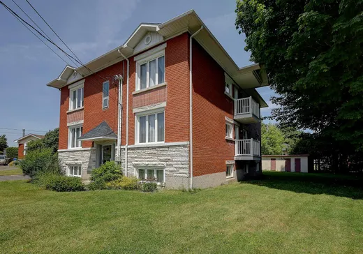 5-Plex à vendre - 308 Rue Brown, Cowansville, J2K 2B1