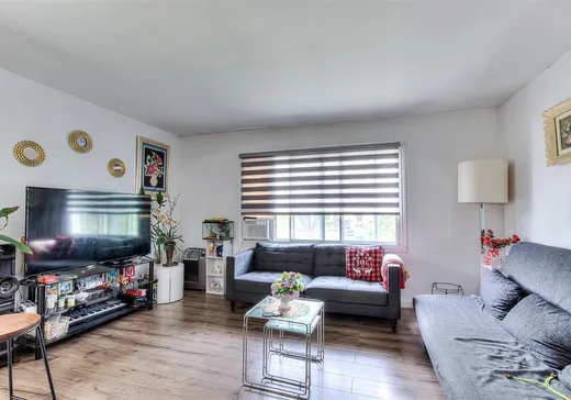 Triplex à vendre - 3016-3018 8e Rue, Laval (Chomedey), H7V 1N6