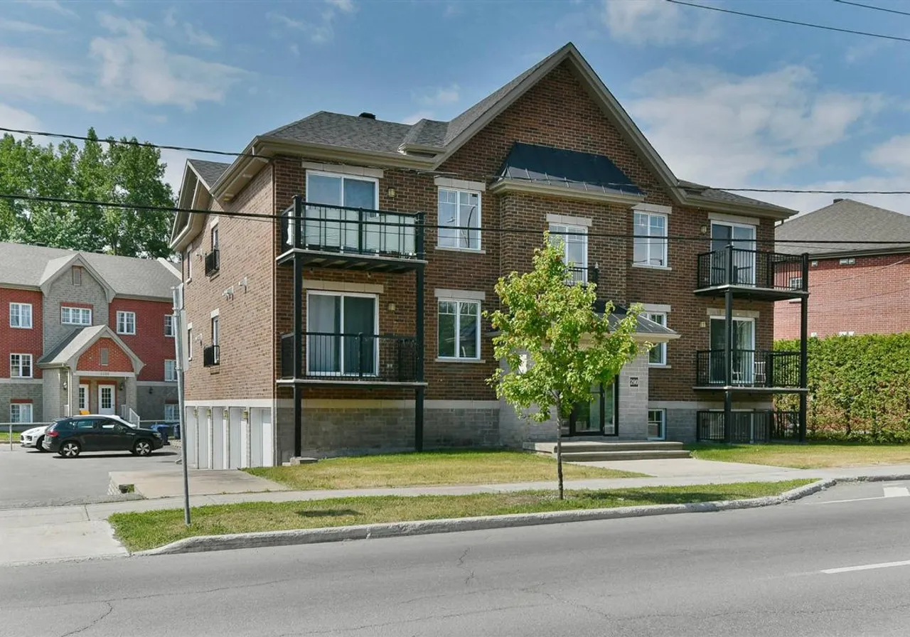 290 Boul. Arthur-Sauvé — photo 1