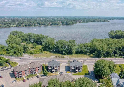 5-Plex à vendre - 290 Boul. Arthur-Sauvé, Laval (Laval-Ouest), H7R 3V2