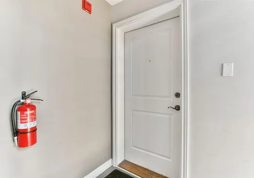 5-Plex à vendre - 290 Boul. Arthur-Sauvé, Laval (Laval-Ouest), H7R 3V2