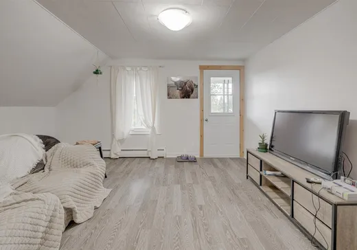 Duplex for Sale - 102-102B Av. Alexis-Cayer, St-Raymond, G3L 3P1