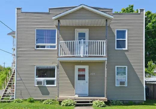 Duplex for Sale - 107-109 Rue St-Philippe, Salaberry-de-Valleyfield, J6S 3H1