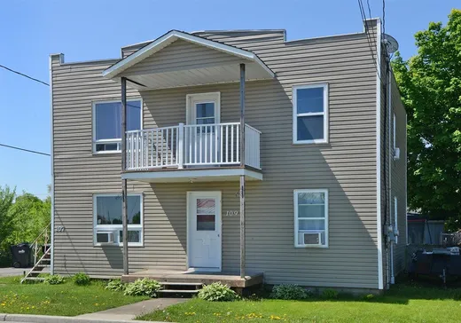Duplex for Sale - 107-109 Rue St-Philippe, Salaberry-de-Valleyfield, J6S 3H1