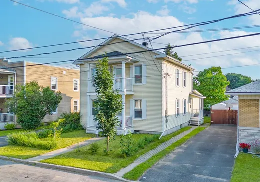 Duplex for Sale - 109-111 6e Avenue, Drummondville, J2B 2N1