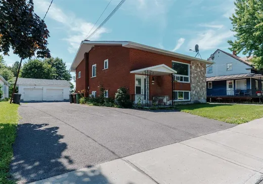 Duplex for Sale - 135-145 Rue St-Louis, St-Cyrille-De-Wendover, J1Z 1R9