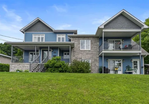 Triplex for Sale - 7-11 Rue Verret, Coaticook, J1A 1T9