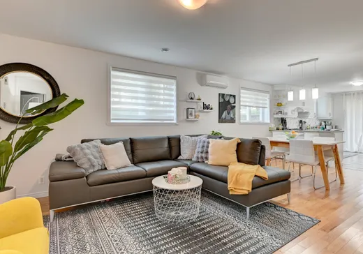 Triplex for Sale - 15728-15732 Rue Notre-Dame E., Montreal (Pointe-aux-Trembles), H1A 1X4