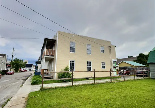 Duplex for Sale - 419-421 Rue St-Jacques, Chicoutimi, G7J 2T2