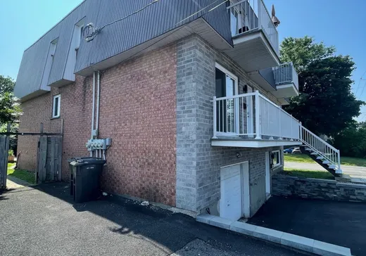 5-Plex à vendre - 1430-1434 Rue Logan, Longueuil, J4K 5G9
