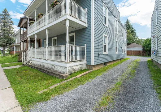 Duplex à vendre - 793-795 Rue St-Paul, Farnham, J2N 2K5