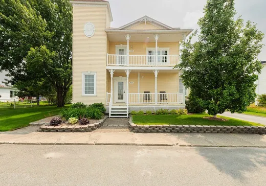 Duplex à vendre - 451 9e Avenue, Barraute, J0Y1A0