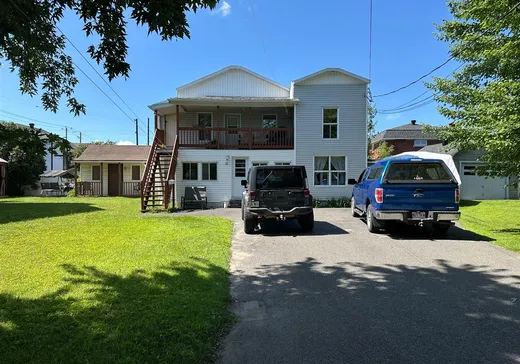Duplex à vendre - 35-37 Rue St-Paul, Drummondville, J2B1V9