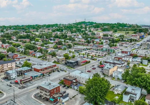 Duplex à vendre - 668-672 Rue King E., Sherbrooke, J1G 1C2
