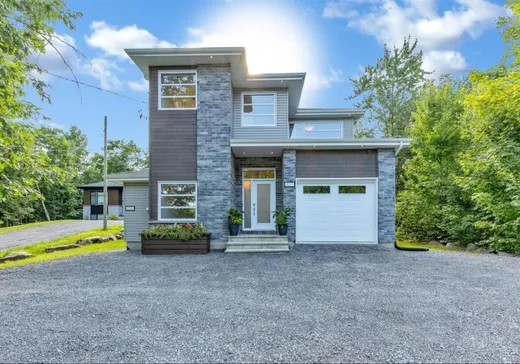 Duplex à vendre - 1025-1027 Rue Jacinthe, Saint-Jérôme, J5L1E7