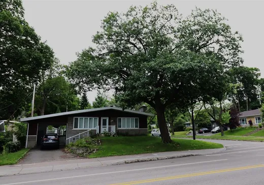 Triplex à vendre - 2643 Ch. des Quatre-Bourgeois, Ste-Foy, G1V 1X1