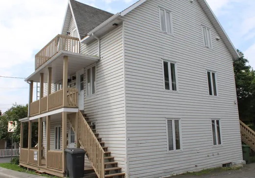 Triplex à vendre - 8-10 Rue Témiscouata, Rivière-du-Loup, G5R 2X9
