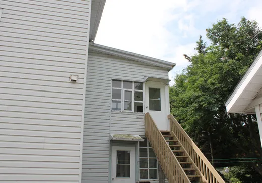 Triplex à vendre - 8-10 Rue Témiscouata, Rivière-du-Loup, G5R 2X9