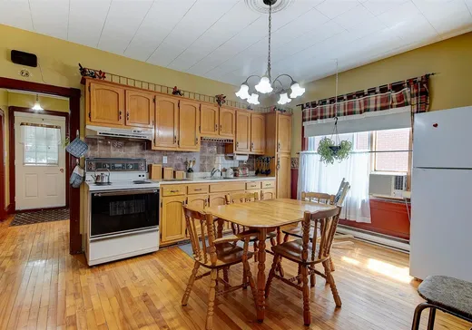 Duplex à vendre - 2464-2472 Rue Sicotte, Saint-Hyacinthe, J2S 2K8