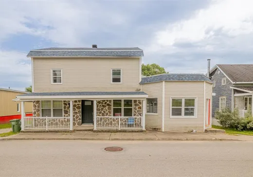 Triplex à vendre - 330A-330B Rue Principale, Saint-Thuribe, G0A4H0