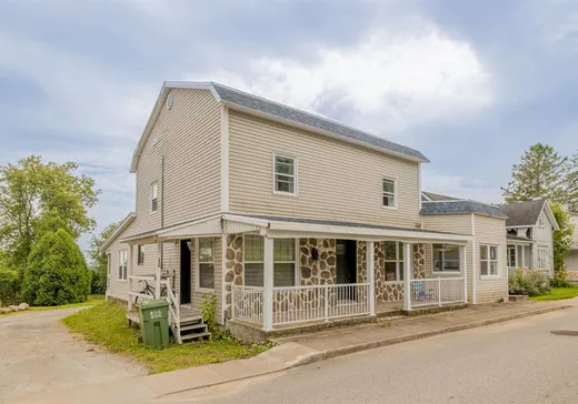 Triplex à vendre - 330A-330B Rue Principale, Saint-Thuribe, G0A 4H0