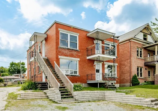 Duplex à vendre - 196-198 Rue du Roi, Val des Sources, J1T 1S3