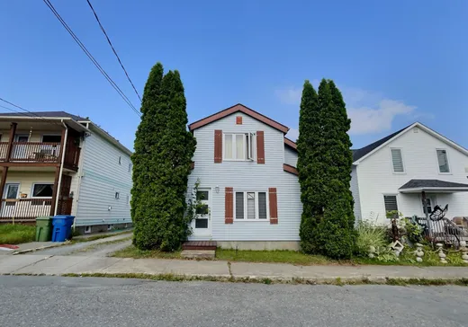 Duplex à vendre - 257-259 14e Rue, Amos, J9P3E2