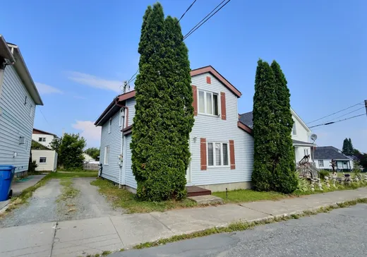 Duplex à vendre - 257-259 14e Rue, Amos, J9P 3E2