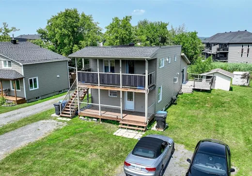 Duplex à vendre - 809-811 Rue Denison E., Granby, J2H 0N3