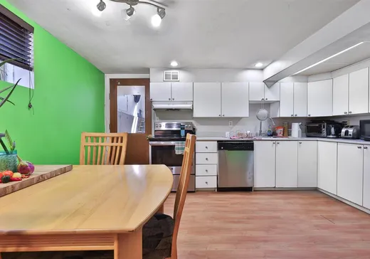 Triplex à vendre - 888-892 Boul. La Fayette, Acton Vale, J4K 3A5