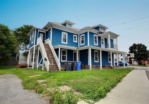 Duplex for sale - 109-111 Rue Fraserville, Rivière-du-Loup, G5R2B9