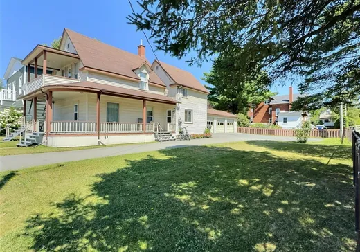 Duplex à vendre - 68-70 Rue de l'Hôtel-de-Ville, East Angus, J0B1R0