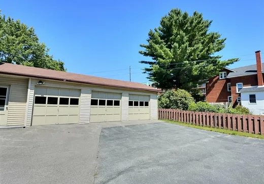 Duplex à vendre - 68-70 Rue de l'Hôtel-de-Ville, East Angus, J0B 1R0